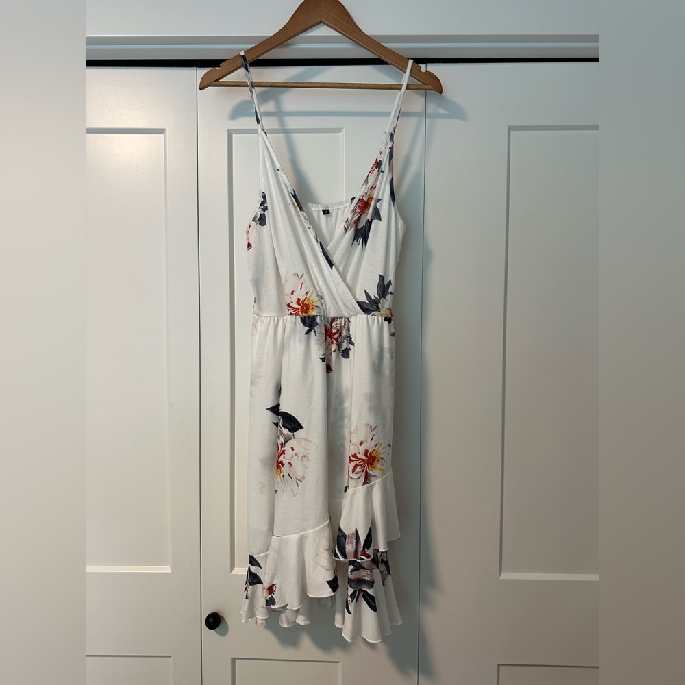 Brand New, never warn white floral dress